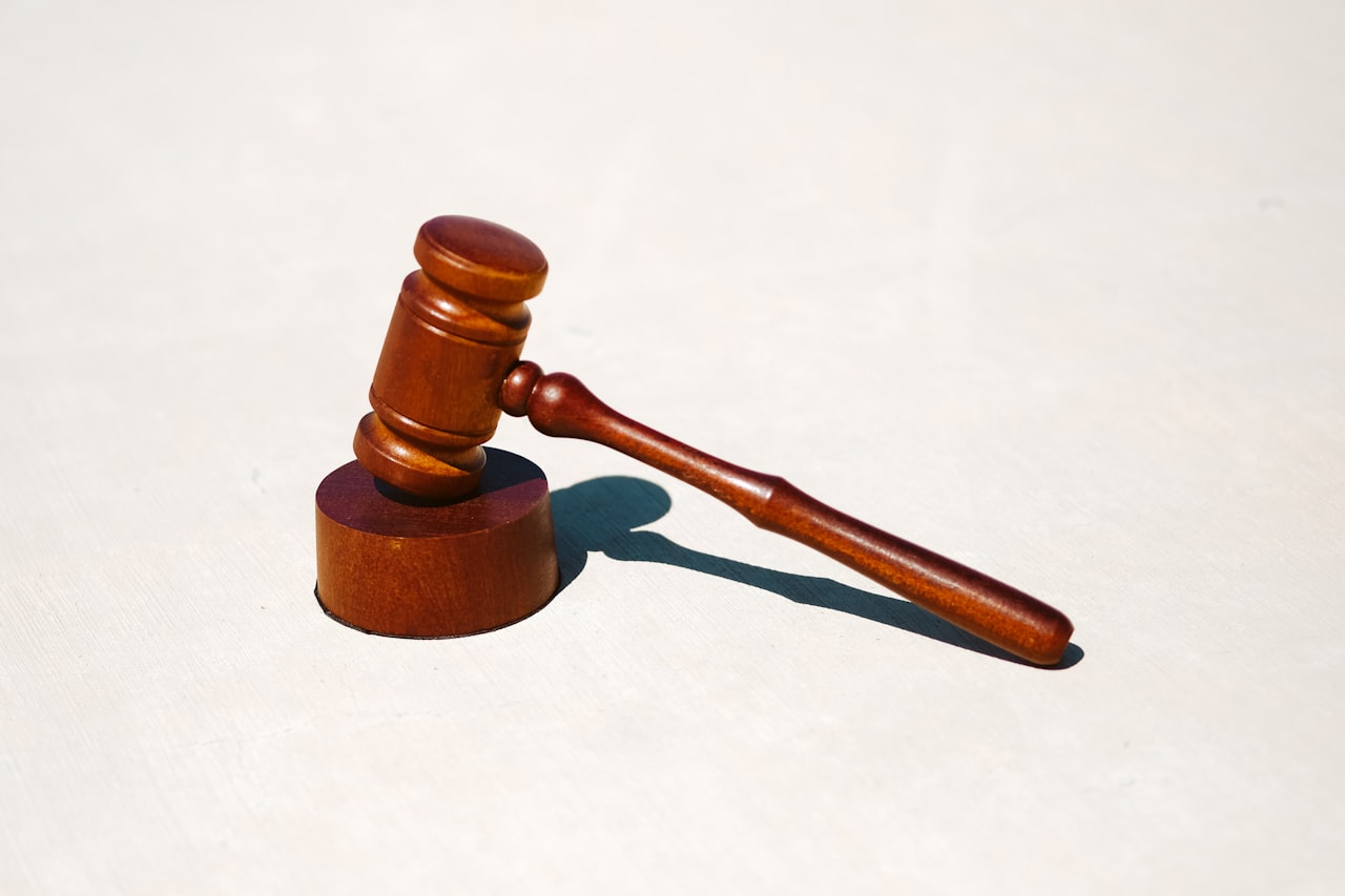 Droit loi justice réglementation concours